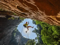 Kong Collapse, Gua Indah di Vietnam Impian Pecinta Wisata Ekstrem