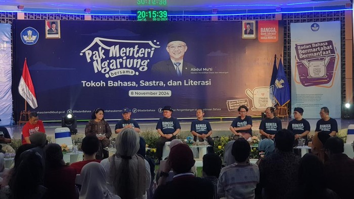 Mendikdasmen cerita masa kecil yang sangat dekat dengan dunia sastra.