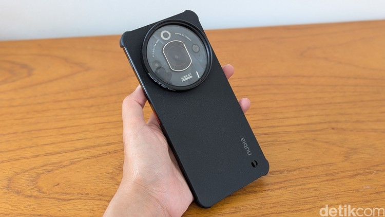 Nubia Focus Pro 5G Nubia Focus Pro 5G