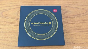 Menariknya, Nubia juga menyediakan aksesoris tambahan berupa photography kit untuk Focus Pro 5G. Foto: Virgina Maulita Putri/detikINET