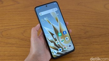 Nubia Focus Pro 5G mengusung layar berukuran 6,72 inch dengan resolusi FHD+ dan refresh rate 120Hz. Foto: Virgina Maulita Putri/detikINET