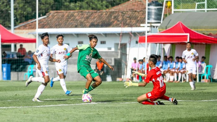 Pemain Persebaya U-16, Alfredo Nararya