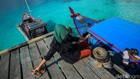 Bahkan untuk modal pembuatan pongpong mereka harus merogoh kocek hingga ratusan juta rupiah untuk mendapatkan satu buah kapal, kini mayoritas nelayan di Anambas telah melengkapi kapalnya dengan solar panel.