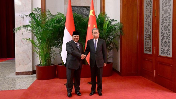 Prabowo bertemu dengan Ketua Kongres Rakyat Nasional (National Peoples Congress) RRT Zhao Leji.