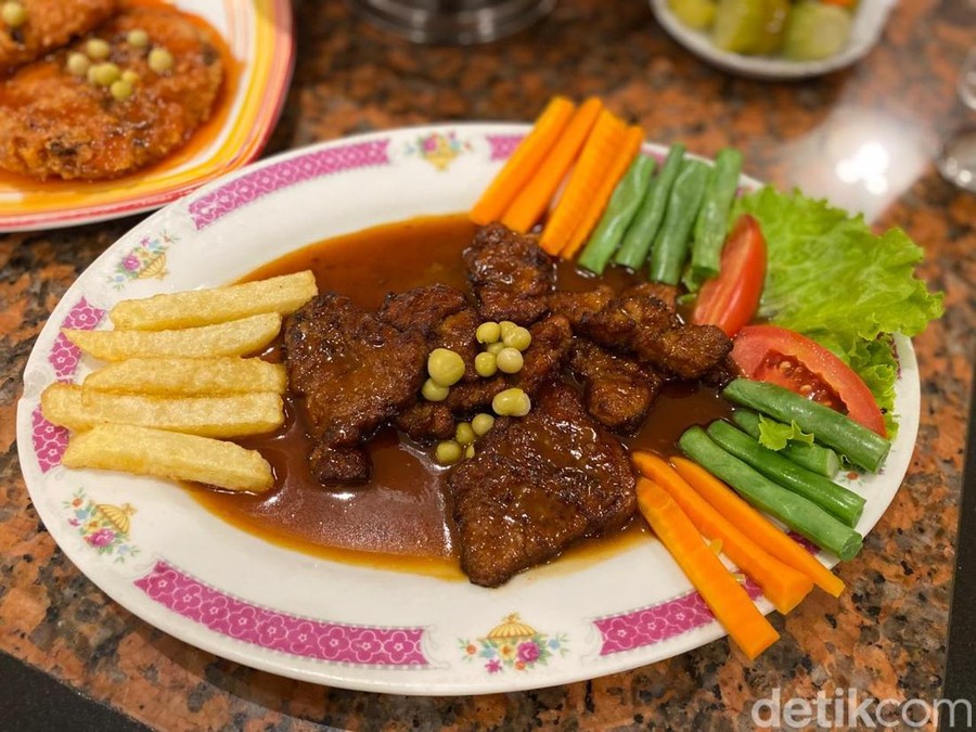 Restoran Keluarga Legendaris