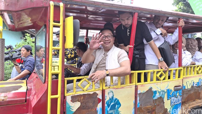 Ridwan Kamil di Ciracas, Jaktim, 9 November 2024. (Taufiq Syarifudin/detikcom)