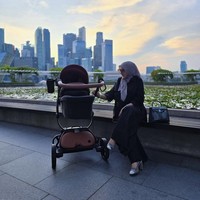 Syahrini juga menuliskan keterangan yang tak kalah manis untuk putrinya tersebut. “To our sweet baby girl, our little angel. 2 months have flown by, but our love for you is growing each and every second. Sleepless night and team work we put made us better parents, but our bond remain stronger,＂ tulisnya. Foto: Instagram/@princessyahrini