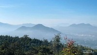 Pemandangan dari Puncak Gunung Manglayang