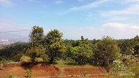 Jalan di sekitar kolam Renang Paniisan Cippo Bandung.