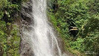 Tampak curug dari jauh