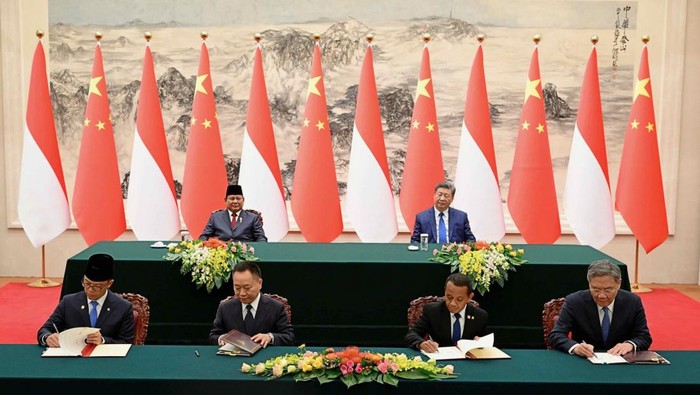 Bahlil Teken 2 Kerja Sama dengan China di Sektor Mineral.