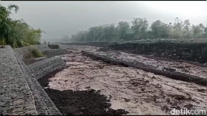 banjir lahar dingin gunung semeru