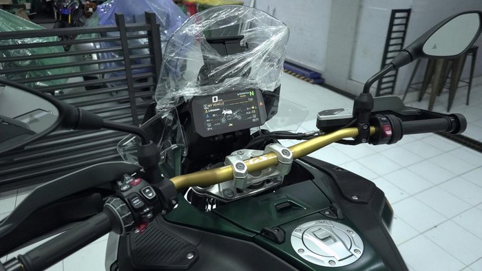 BMW R 1300 GS Adventure Option 719 with ASA BMW Motorrad Indonesia resmi meluncurkan generasi terbaru BMW R 1300 GS Adventure.