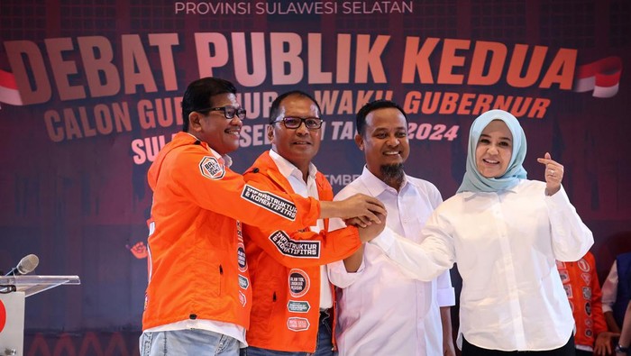 Cagub dan cawagub mengikuti debat kedua Pilgub Sulsel, Minggu (10/11/2024). Debat itu mengusung tema 'ekonomi, infrastruktur dan tata kelola sumber daya alam'.