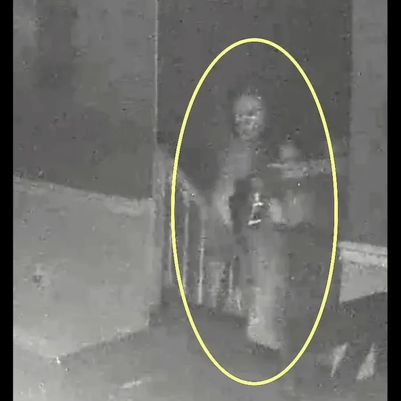 Pada tahun lalu, pengguna Reddit membagikan penampakan hantu yang terekam kamera. Kalau kalaian penakut jangan lihat sendiri.