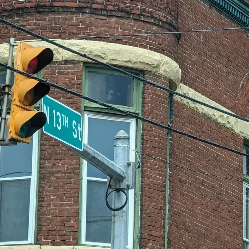 Pada tahun lalu, pengguna Reddit membagikan penampakan hantu yang terekam kamera. Kalau kalaian penakut jangan lihat sendiri.