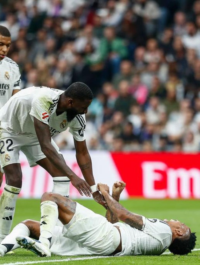 Real Madrid dan Bek-beknya yang Ringkih