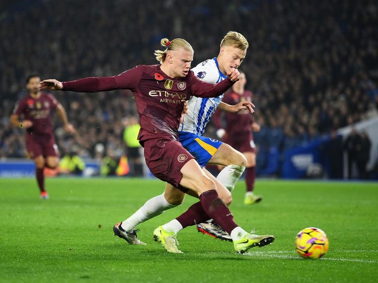 Top Skor Liga Inggris: Salah Ikut Kejar Haaland