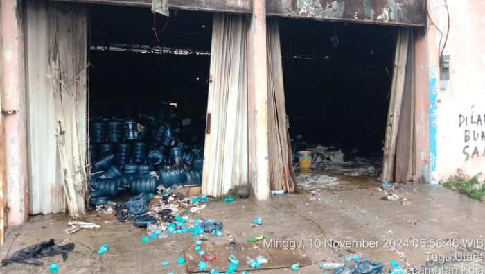 Gedung Kopegmar berupa gudang arsip, gudang air, dan kantin RS kebakaran (Foto: Dok. BPBD DKI Jakarta).