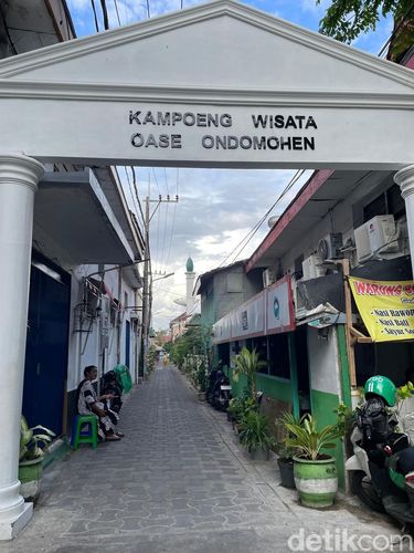 Gerbang Depan Kampung Wisata Ondomohen