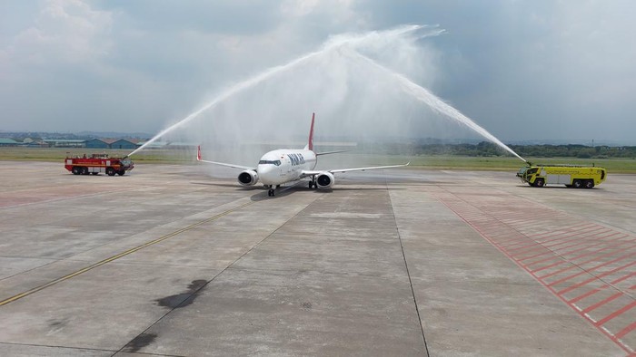 Inaugural flight rute penerbangan baru Semarang-Sampit di Bandara Jenderal Ahmad Yani, Semarang, Sabtu (9/11/2024).
