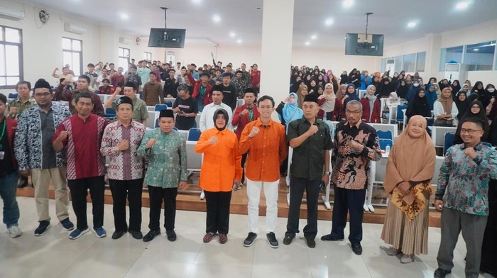 Indira-Ilham hadir dalam dialog publik yang diselenggarakan PD Muhammadiyah Makassar.