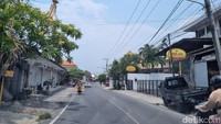 detikTravel berkesempatan singgah di Bali pada Minggu (10/11/2024), kami beranjak dari penginapan di area Jalan Imam Bonjol, Denpasar, Bali menuju area Jalan Raya Kerobokan, Kecamatan Utara, Kabupaten Badung sekitar pukul 11.53 Wita.