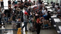 Badan Pusat Statistik mencatat, pada September 2024 jumlah penumpang pesawat yang datang ke Sumatera Utara melalui Bandara Kualanamu mencapai 206.099 orang atau naik 8,85 persen dibandingkan bulan sebelumnya sebanyak 189.431 orang.  