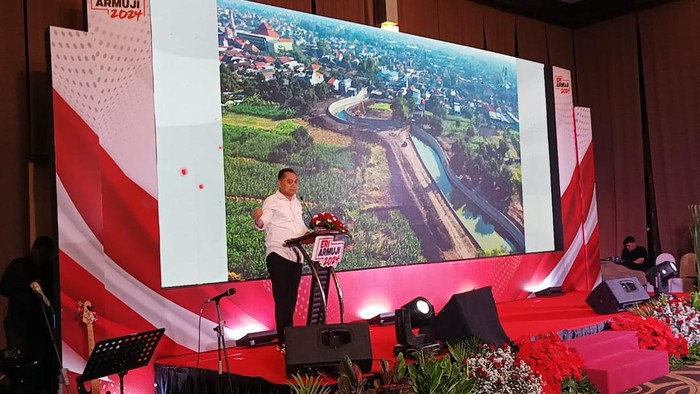 Kebut Infrastruktur Surabaya Barat, Eri Cahyadi Janji Atasi Jalan-Banjir