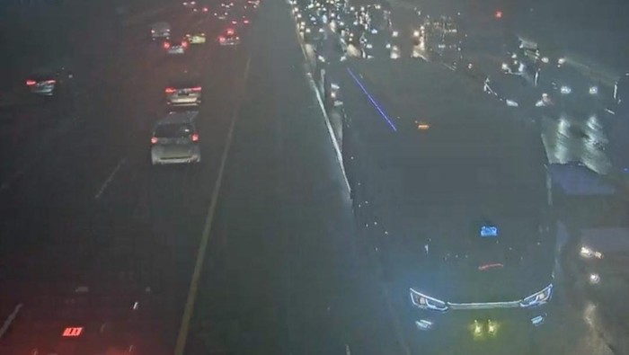 Lalu lintas Tol Janger KM 10. (Screenshot CCTV via Travoy)