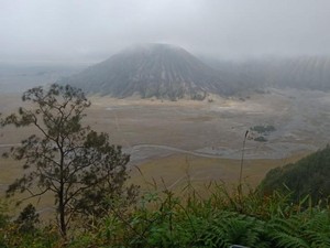 Jangan Panik Jika Terjebak Banjir Lautan Pasir Bromo