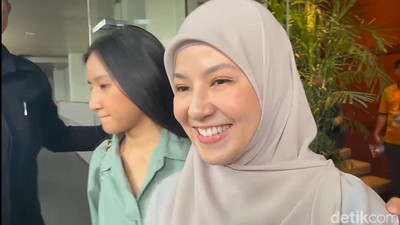 Senyum Natasha Rizki Banyak Didoakan Rujuk dengan Desta