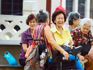 Orang Singapura Makin Berumur Panjang, Apa Rahasianya?