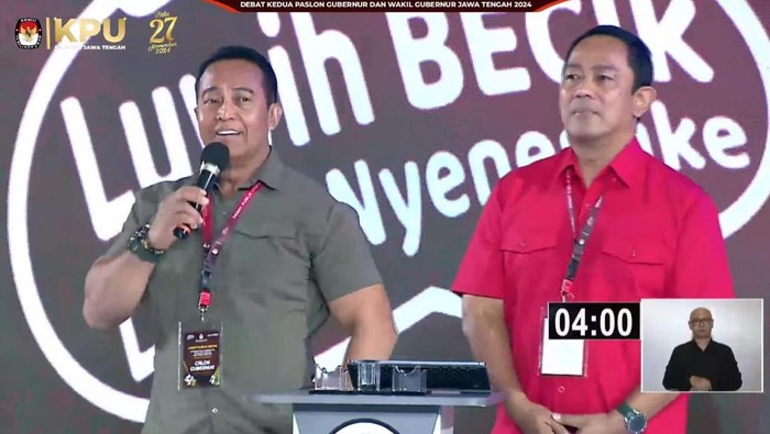 Pasangan Cagub-Cawagub Jateng Andika Perkasa dan Hendrar Prihadi (Hendi) dalam Debat Kedua Pilgub Jateng di Semarang, Minggu (10/11/2024)