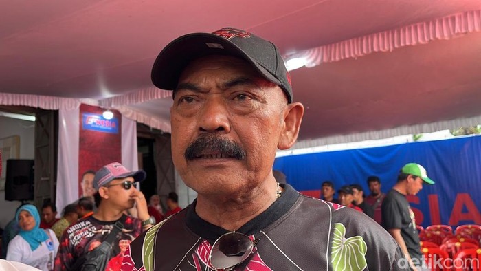 Ketua DPC PDIP ditemui di usai deklarasi ormas G-Nesia di Jalan Tentara Pelajar, Gilingan, Minggu (10/11/2024).