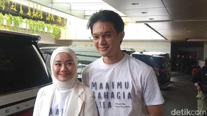 Rey Mbayang dan Dinda Hauw.