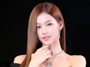 Gaya Mewah Sana TWICE Pakai Kalung Berlian 205 Karat Seharga Rp 717 M