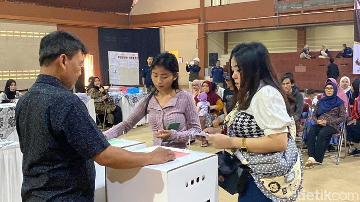 Simulasi pencoblosan di Kota Bandung.