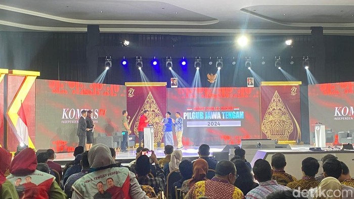 Suasana debat kedua Pilgub Jateng 2024 di MAC Semarang, Minggu (10/11/2024).