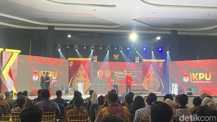 Suasana debat kedua Pilgub Jateng 2024 di MAC Semarang, Minggu (10/11/2024).