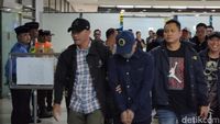 2 Tersangka Mafia Akses Judol Komdigi Tiba Di Bandara Soekarno-Hatta