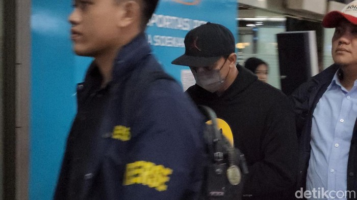 Tersangka baru kasus mafia judol yang melibatkan pegawai Komdigi (Adrial Akbar/detikcom)