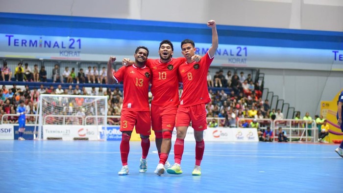 Timnas Indonesia juara Piala AFF Futsal 2024, setelah menang dari Vietnam dengan skor akhir 2-0. Netizen menyampaikan kalau ini merupakan hadiah indah di Hari Pahlawan.