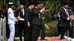 Wiranto hingga Menteri Kabinet Merah Putih Tabur Bunga di TMP Kalibata