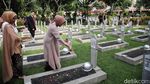 Wiranto hingga Menteri Kabinet Merah Putih Tabur Bunga di TMP Kalibata