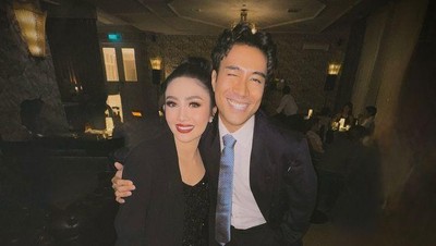 7 Foto After Party Febby Rastanty, Tampil Santai Dengan Busana Serba Hitam