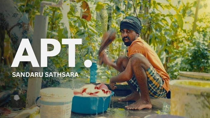 Setelah ramai lagu APT versi Thailand, India bikin gebrakan. Diunggah empat hari lalu di kanal YouTube Sandaru Sathsara, video berjudul APT. - Sandaru Sathsara | Music Video sudah mendapatkan 1,1 juta views dan lebih dari 56.000 likes.