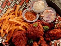 Huahh! Pedas Renyah Ayam Goreng Nashville di 5 Tempat Ini