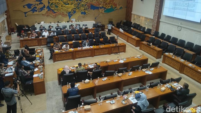 Baleg DPR RI menggelar rapat pleno pembahasan soal revisi hasil penyusunan RUU Perubahan Undang-Undang Nomor 2 Tahun 2024 tentang Provinsi DKJ. (Dwi/detikcom).