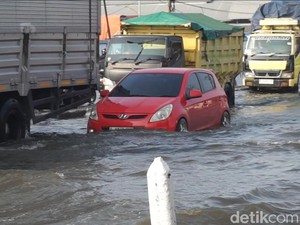 Banjir Rob Rendam Pantura Sayung Demak Pagi Ini